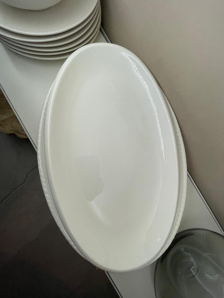 BANDEJA OVAL DE PORCELANA BLANCA 46CM