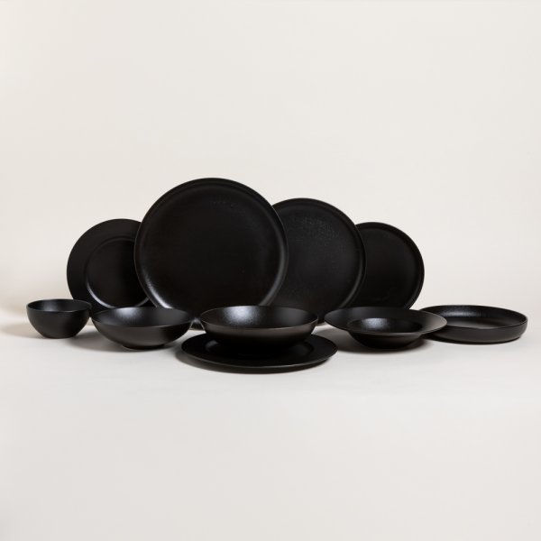 PLATO DE PORCELANA NEGRO 25 CM