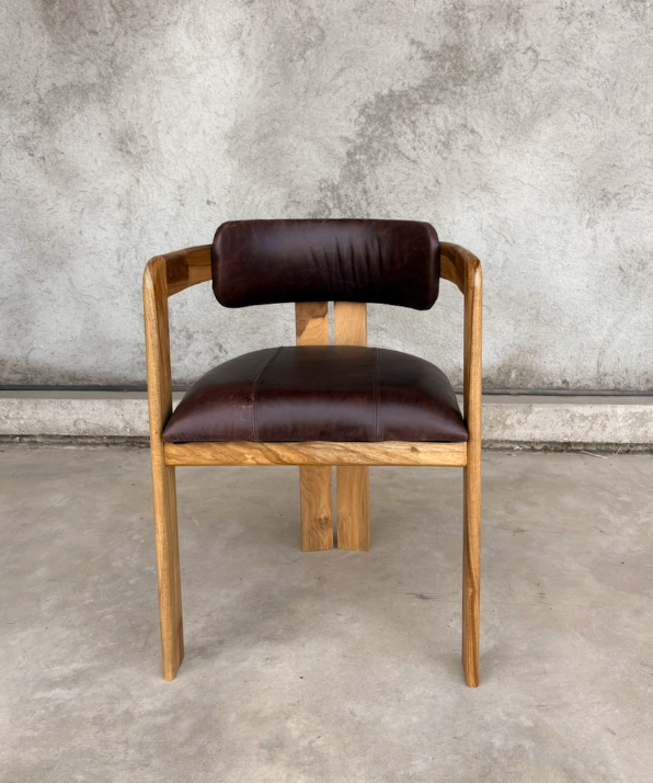 SILLA TRONA - PETIRIBI/CUERO