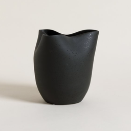 VASIJA DENTED NEGRA 22X17 CM